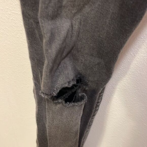 HOLLISTER woman’s Low Rise Jean Leggings in black - Picture 4 of 13